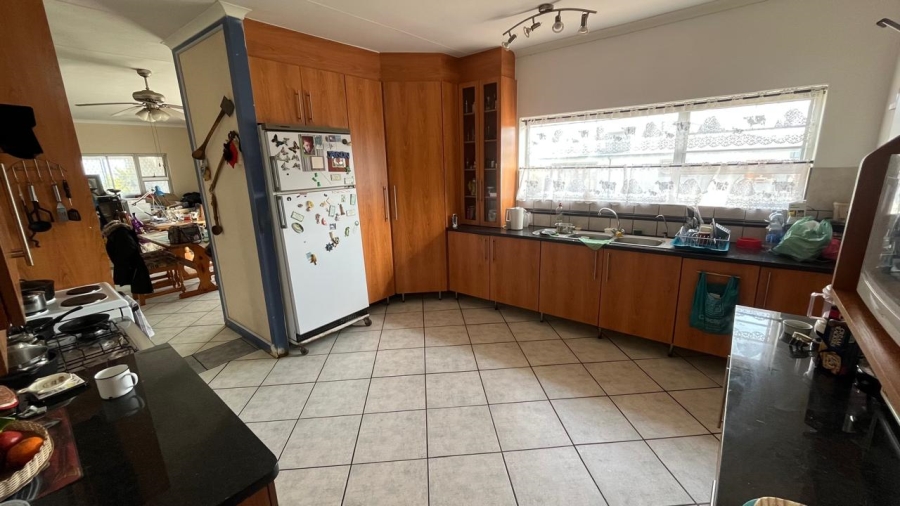 5 Bedroom Property for Sale in Wavecrest Eastern Cape
